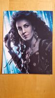 Noomi Rapace, Original Autogramm auf Grossfoto in Farbe