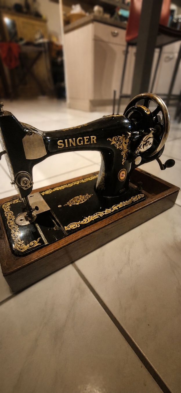 Singer Macchine da cucire: Authentique Machine à Coudre Singer Ancienne – Usato da La Roche FR venduto da axe_pk8r 2