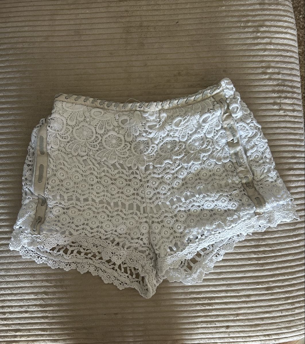 Pantaloni: Short dentelle Mage 34 – Usato da Chez-le-Bart venduto da Justine2025