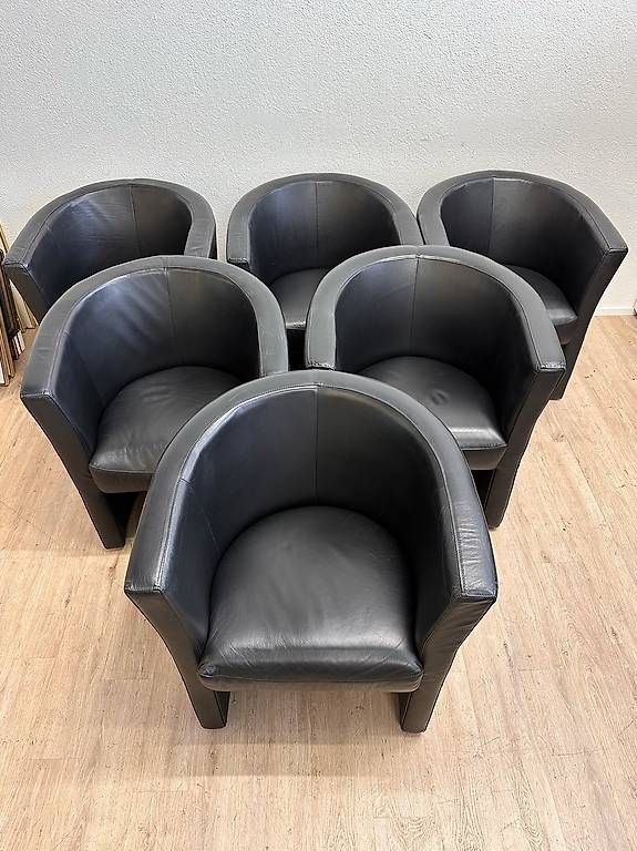 Poltrone: Moderne Leder Cocktailsessel Schwarz IMS 6er-Set – Usato da Obernau venduto da Arche_Noah_Brocki 1