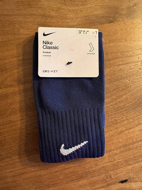 Socken: Nike Classic Fussballsocken Neu – Gebraucht aus Greifensee von LolaTica