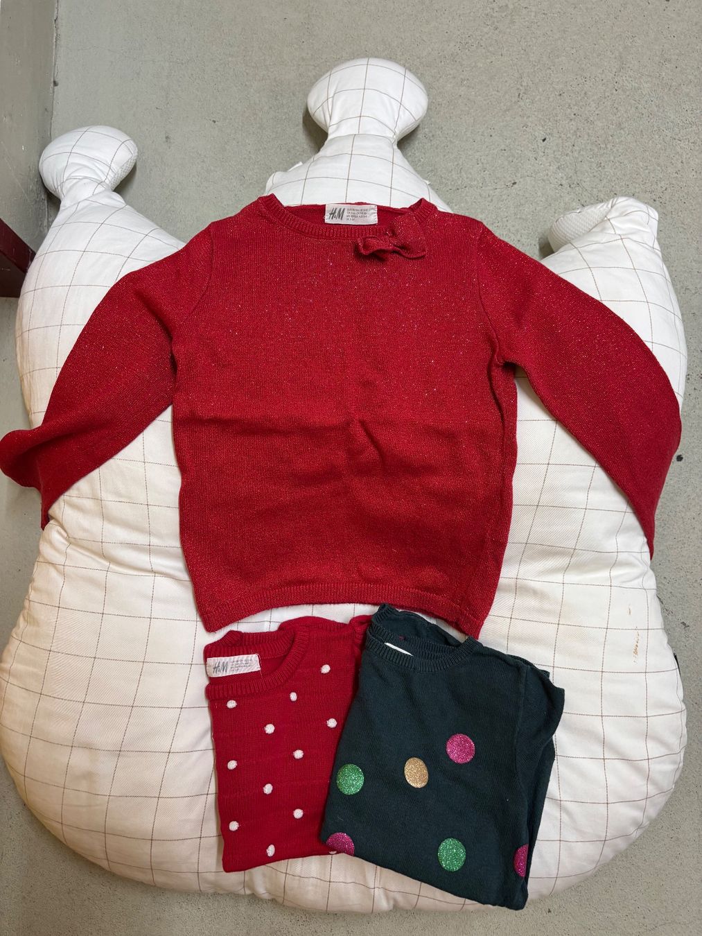 H&M Maglioni & Felpe: 3 winter pullover for girl 98-104 – Usato da Zürich venduto da S_on 2