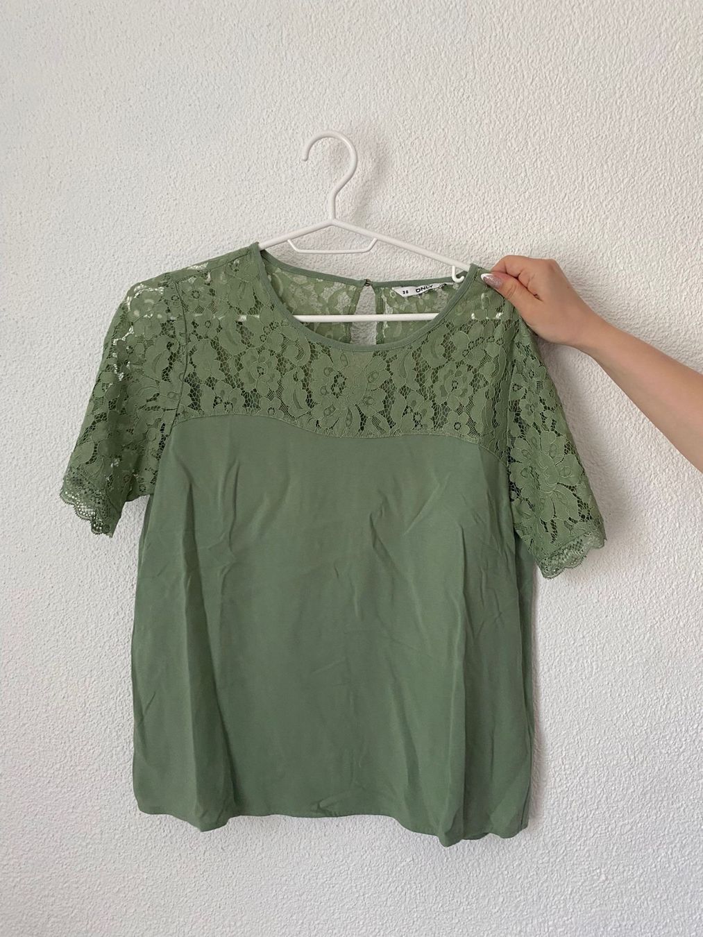 Only Blusen: Bluse – Gebraucht aus Menznau von cle_j2js
