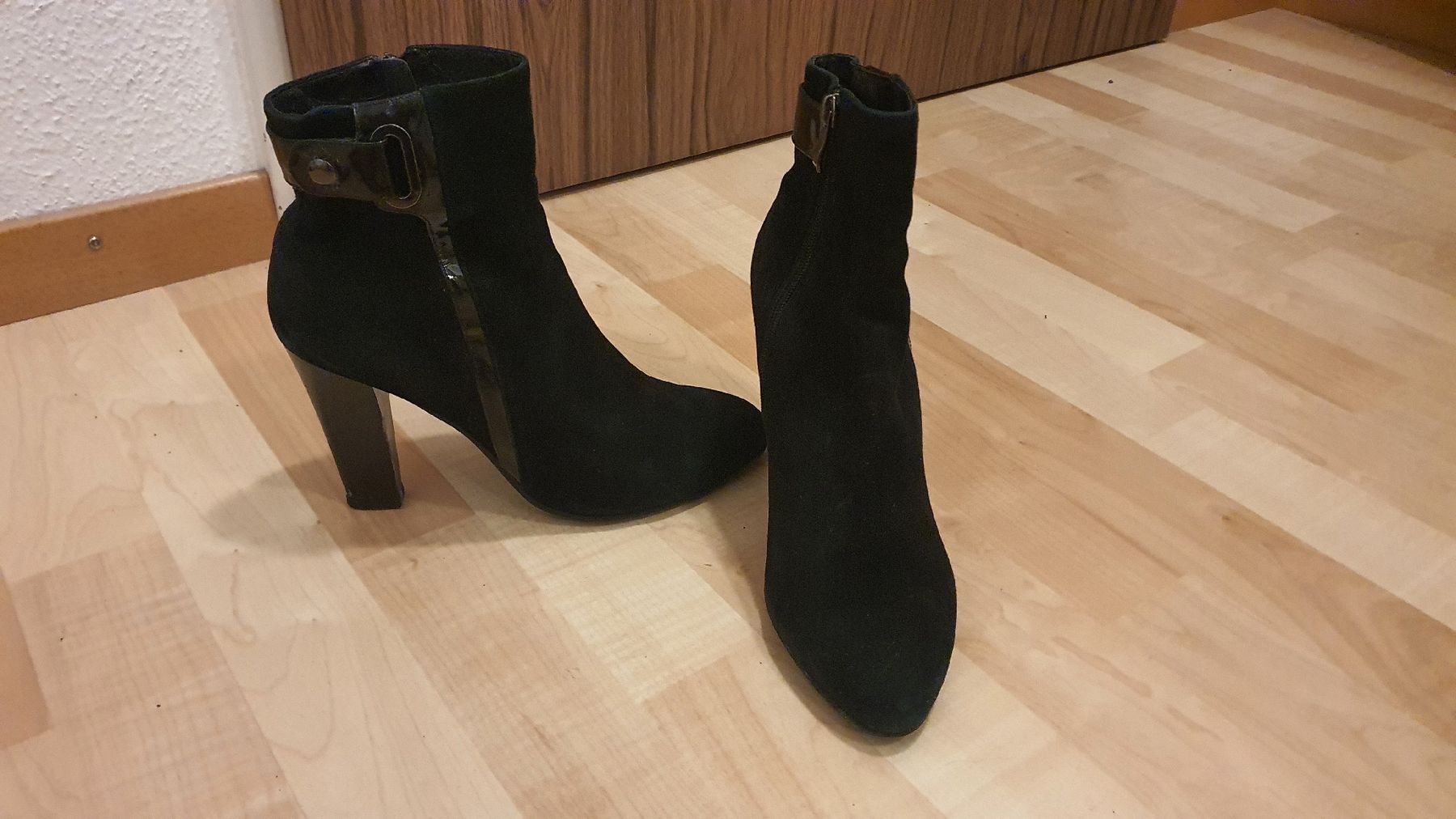 Chaussures femmes: Damen Schuhe (Stiefelette) gr.40 – D'occasion à Wädenswil par sos_6vlx 1