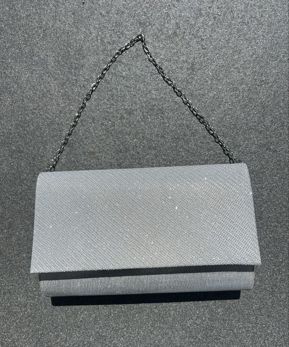 Borse da donna: Pochette de soirée argentée – Usato da Muntelier venduto da cel_5syj