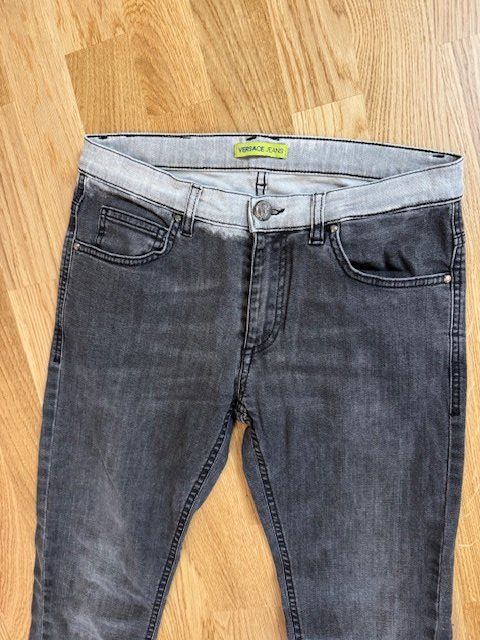 Versace Jeans: Versace Herren Jeans Gr.28 – Usato da Wabern venduto da MagdalenaWabern 2