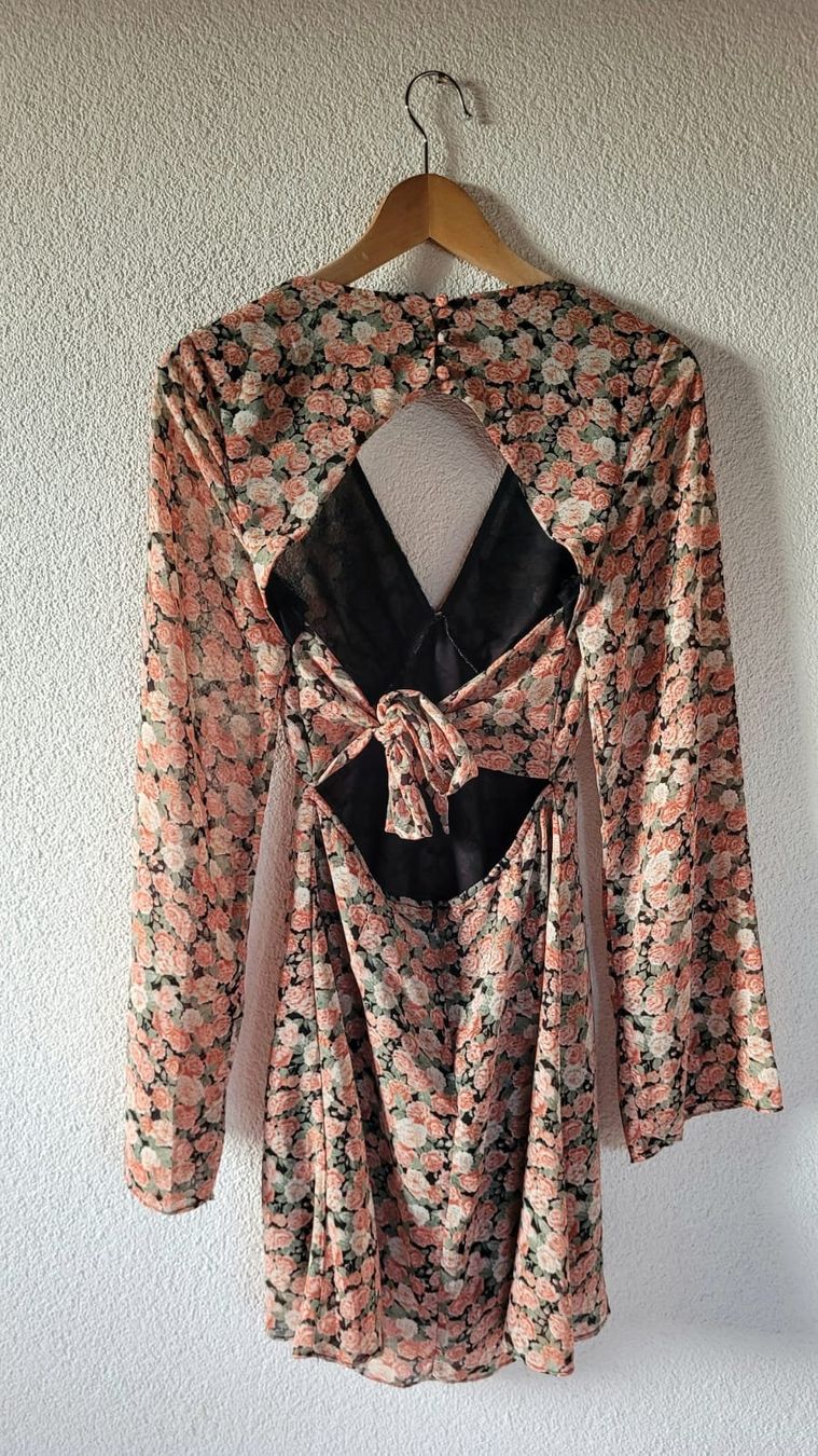 Vestiti: Blumen Sommerkleid mit langen Ärmeln, Grösse S – Nuovo (secondo la descrizione) da Zürich venduto da miil0 2