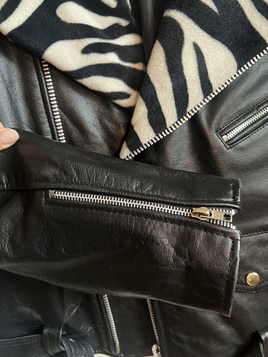 Giacche: Vintage Leather jacket with a zebra collar – Usato da Zürich venduto da Mirouch 3