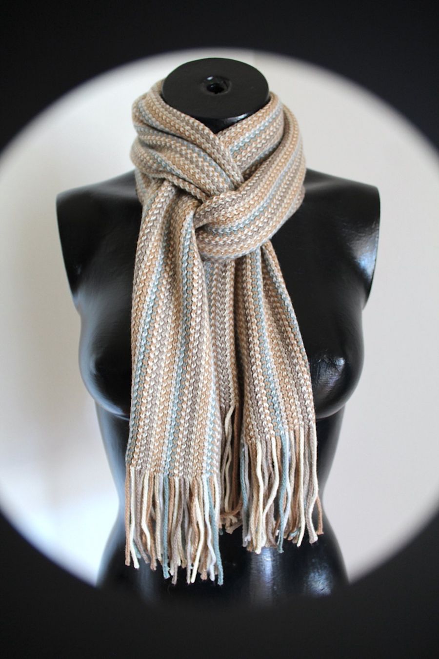 Foulards & écharpes: Neuwertiger Schal, – D'occasion à Locarno par madame-tus-sauds 2