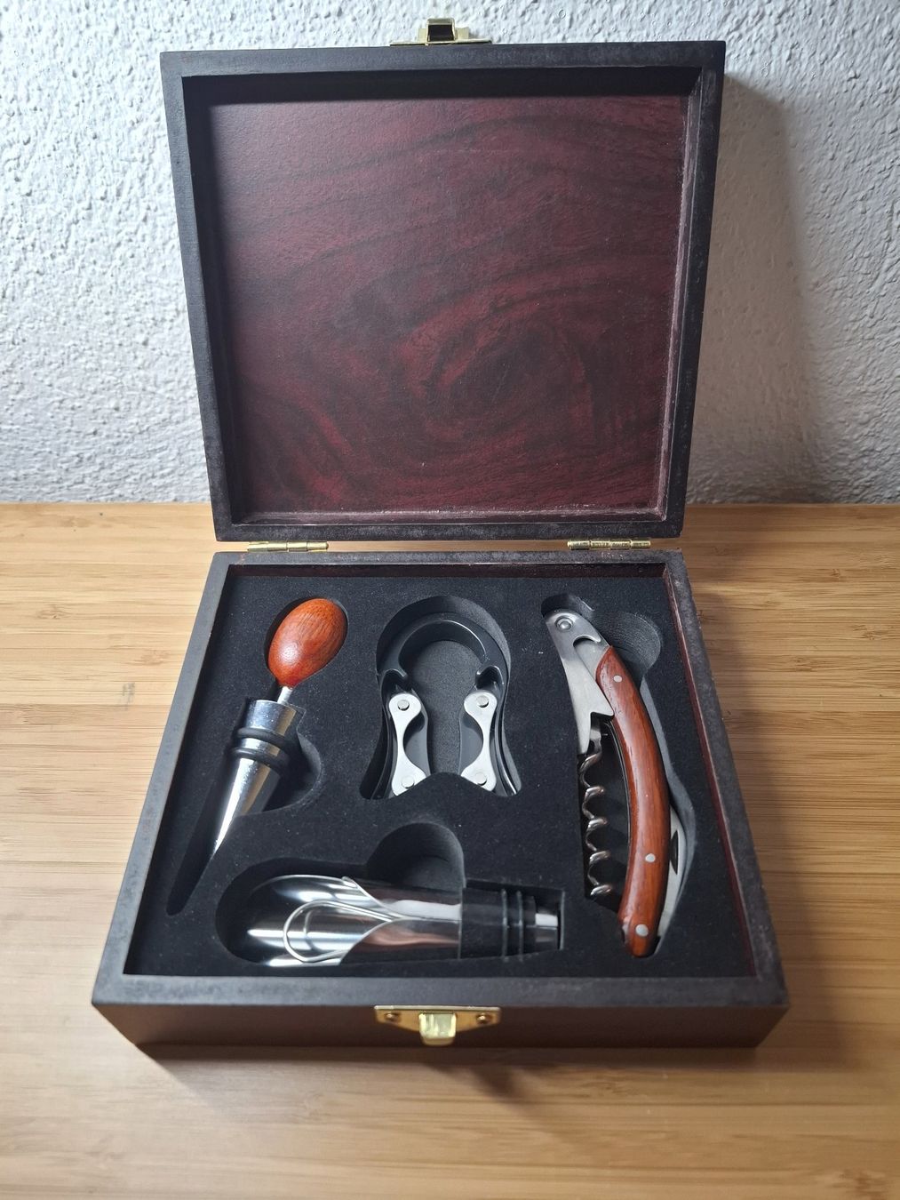 Flaschenöffner & -verschlüsse: Coffret d'accessoires pour le vin / Weinaccessoire-Set – Gebraucht aus Genève von pau_cg7t