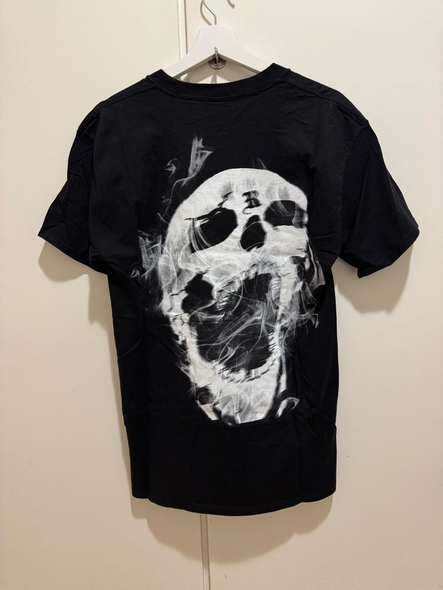 T-shirt: Revenge Smoke t-shirt – Usato da Villeret venduto da bys_k95b 1