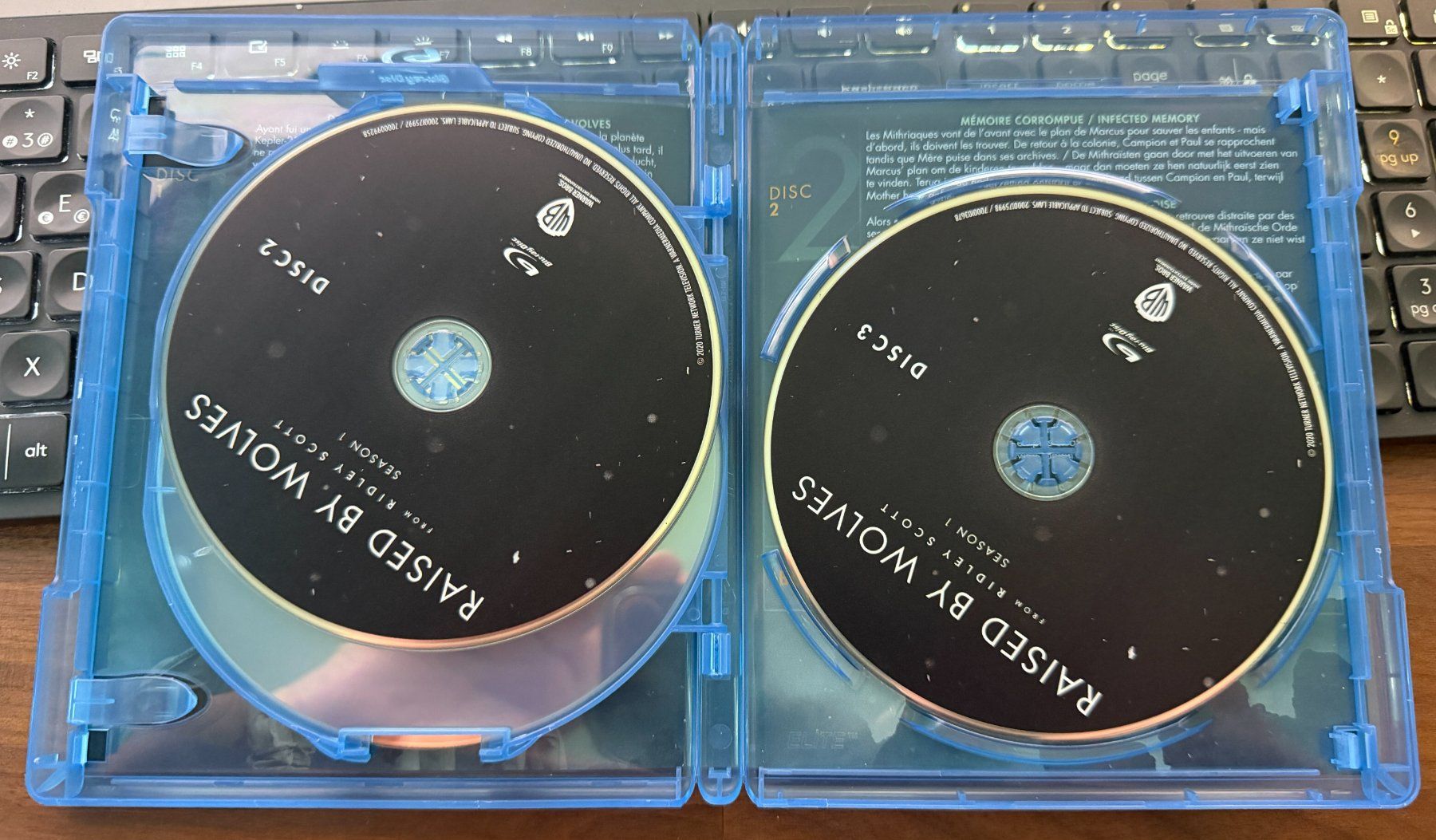 Tutti i DVDs: Raised by Wolves - Saison 1 (2020) - Blu-ray – Usato da Semsales venduto da __Florian__ 4