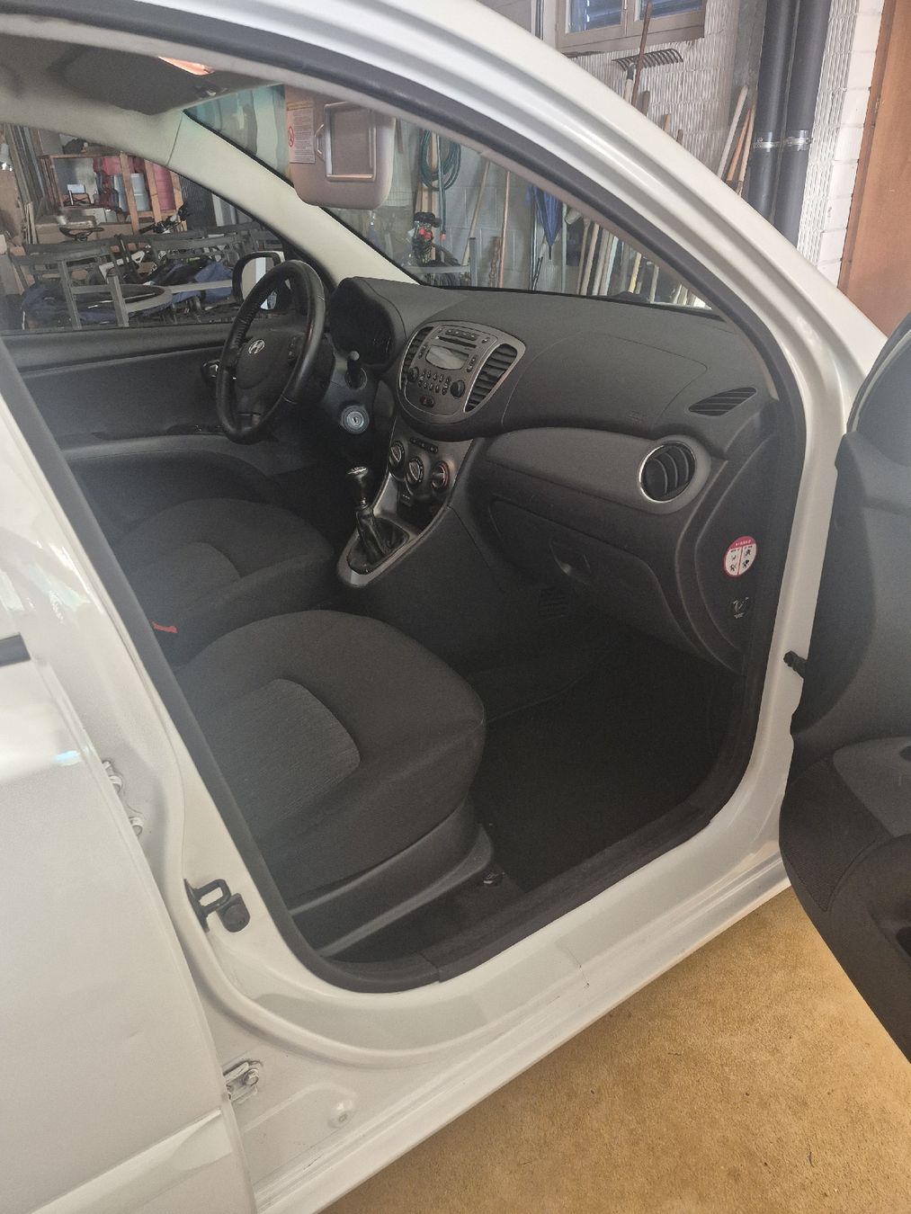 Hyundai Automobili: Hyundai i10 1.2  – Usato da Walchwil venduto da 68q_ldb7 6