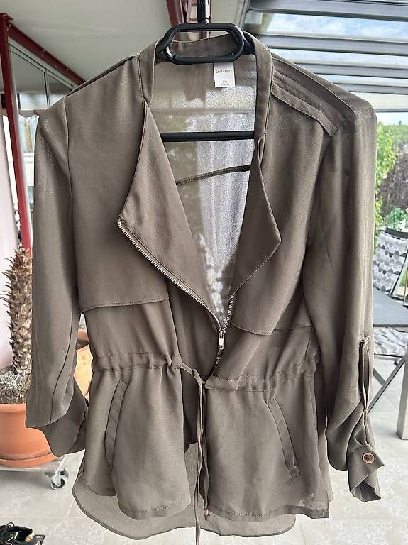 Jacken: Zebra Blazer/Jäckli in oliv – Gebraucht aus Niederbuchsiten von idontknow.