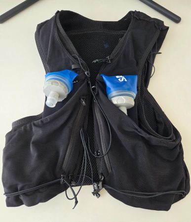 Salomon Laufweste / Trinkweste inkl. 2 Softflasks