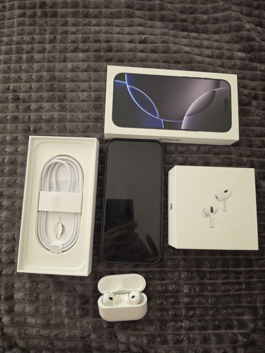 Apple Telefoni cellulari / Smartphones: Iphone 16 Pro Max + Airpods Pro – Usato da Turgi venduto da chboyy 4