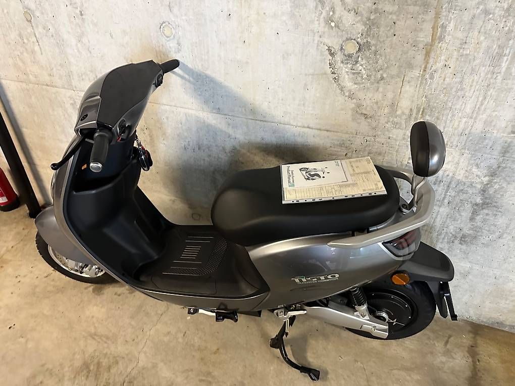 Elektromobile: Tisto E-Roller, Kleinmotorrad, Scooter, Motoleggera – Gebraucht aus Ascona von Shark68 1