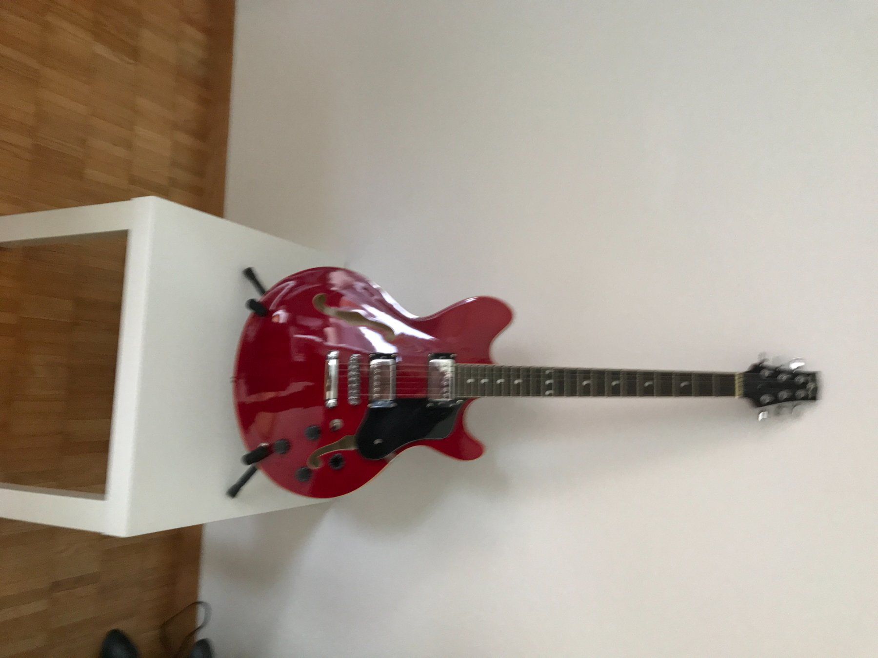 Strumenti musicali: E-Gitarre rot guter Zustand – Usato da Niederurnen venduto da Lardi1