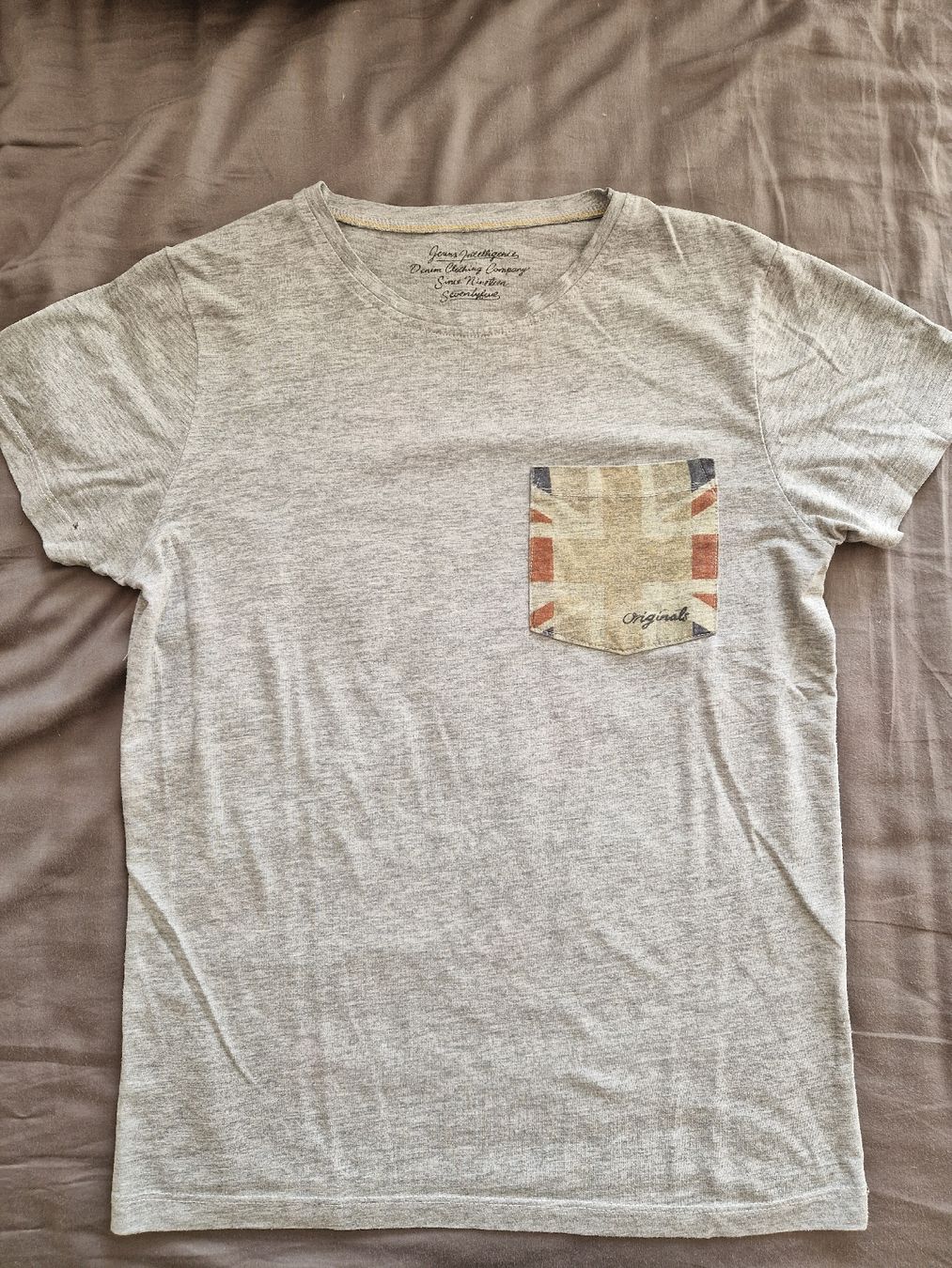 T-shirt: Tshirt – Usato da Lausanne venduto da mgo_yx25