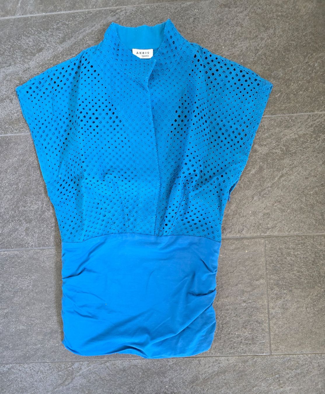 Akris Top: Akris, F 36, Blau – Usato da Basel venduto da Inve 1