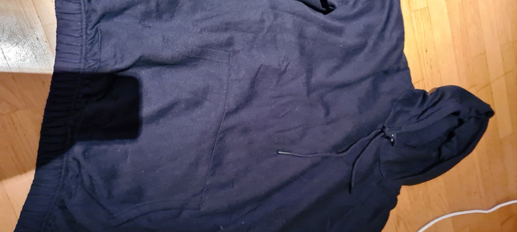 Lotti di vestiti: HOODIE und Bluse schwarz gr.m – Usato da Ferden venduto da jemyce 2