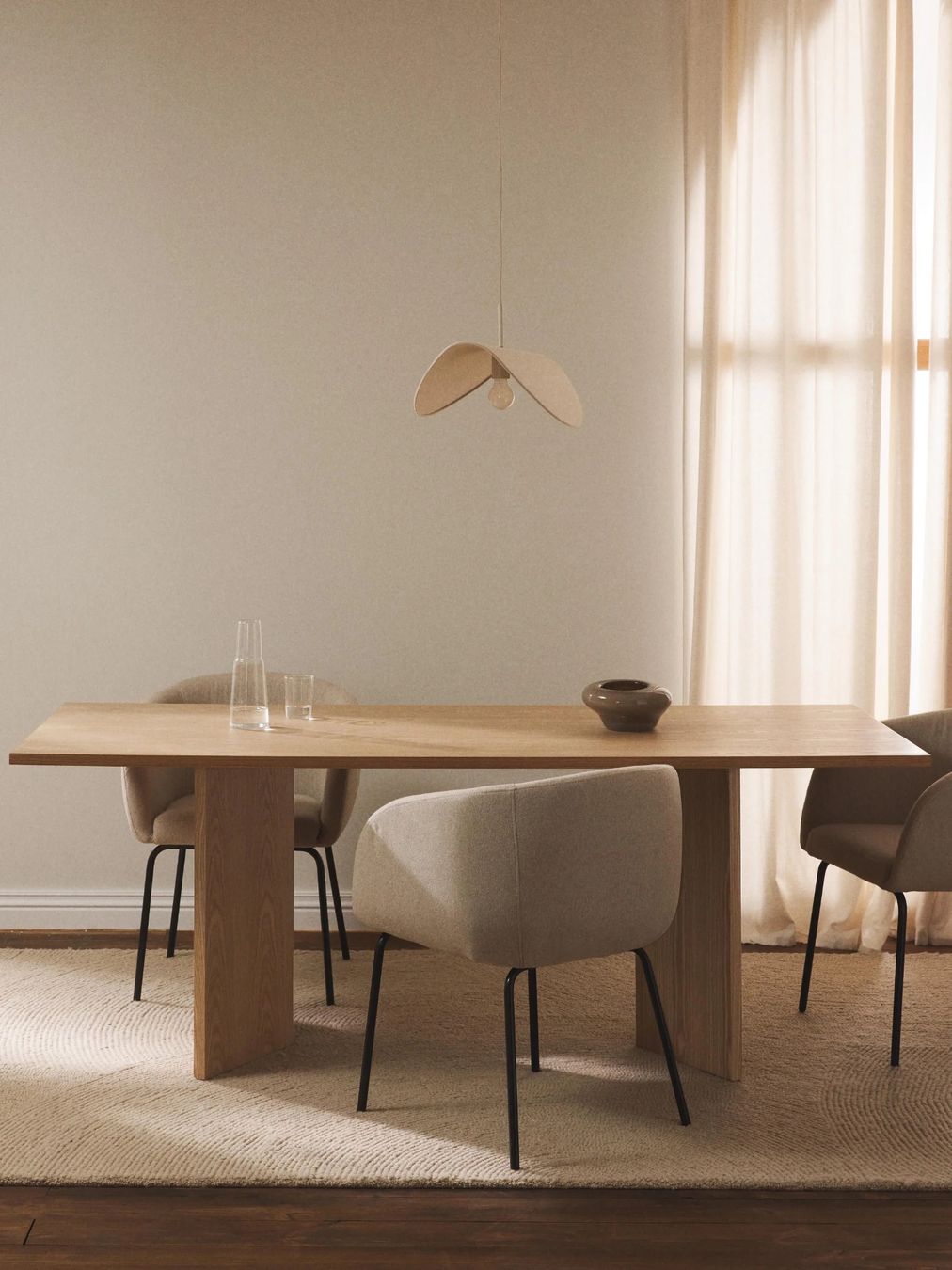 Westwing Tische: Design Esstisch von Westwing, NP 1299.- – Gebraucht aus Steinmaur von Swissish