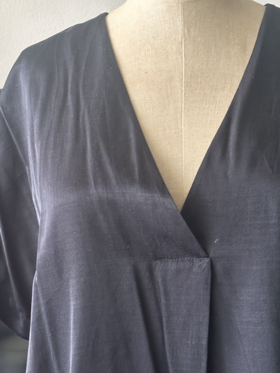 H&M Kleider: Black V-neck Tunic Dress Size M – Gebraucht aus Bouveret von dou_g8q7 1