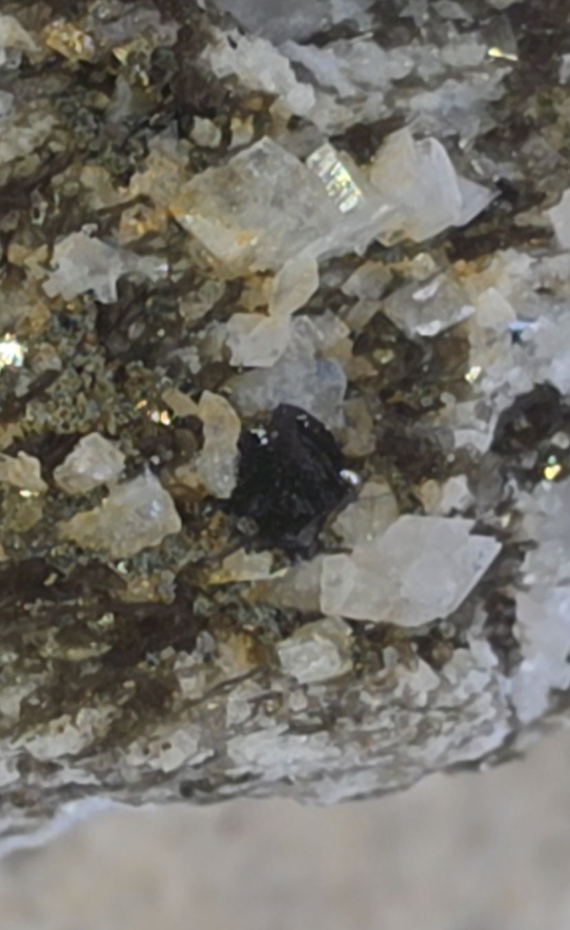 Minerali & Pietre curative: Mineral: Cervandonit Lärcheltini  Binntal – Usato da Glis venduto da nbu_65ys 4