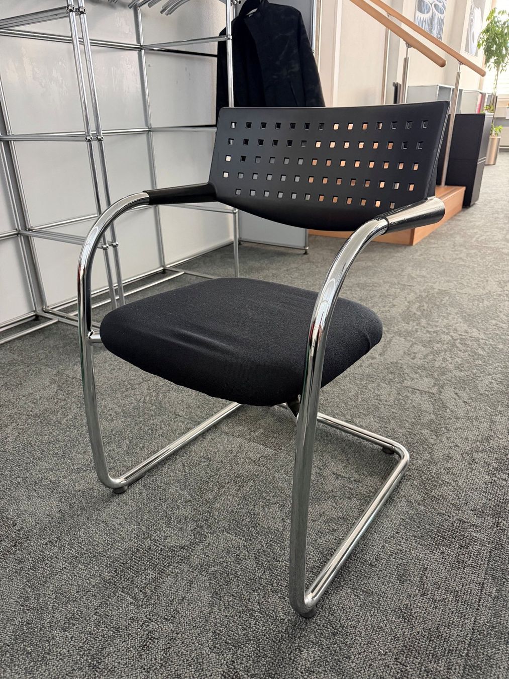 Vitra Stühle: Vitra Visavis Besucherstuhl 16 Stk. – Gebraucht aus Lyss von Lsu