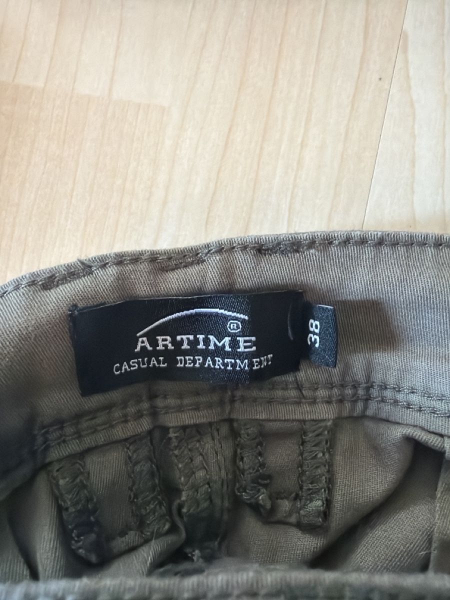 Jeans: Jeans Damen in Grösse 38 muss so schnell wie möglich weg – Neu (gemäss Beschreibung) aus Samedan von Tiina__93 2