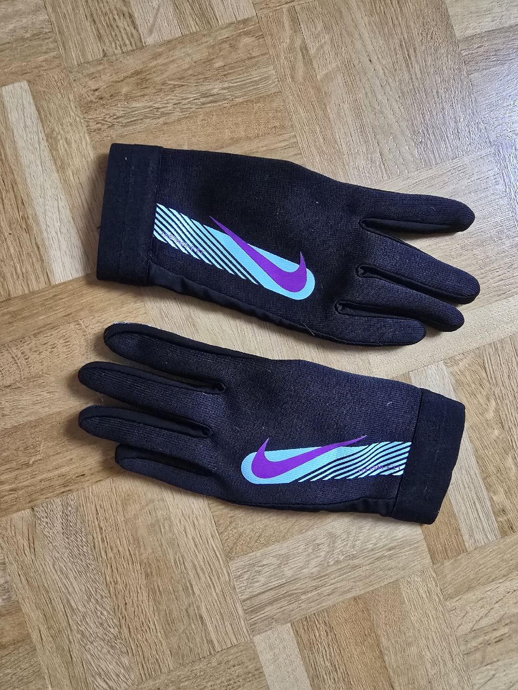 Nike Handschuhe & Handstulpen: Nike Handschuhe – Gebraucht aus Belp von sar_r7ls