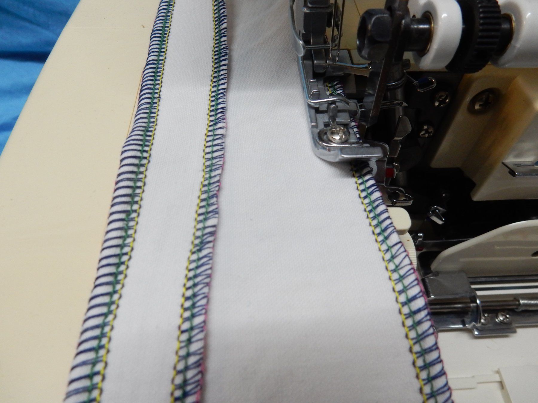 Bernina Macchine da cucire: Bernina Overlock 2000 DE – Usato da Watt venduto da Mariposa49 4