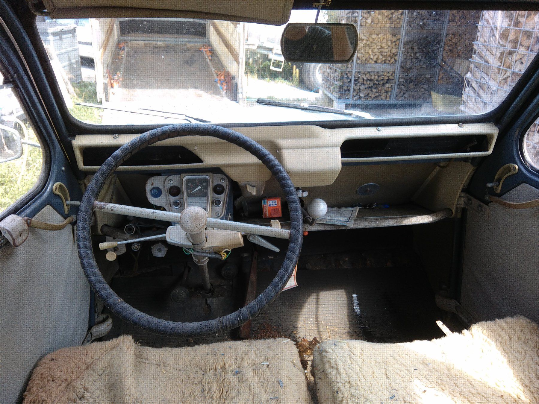 Citroën Autos: Citroen 2CV – Défectueux à Bleienbach par Deltaplano 5
