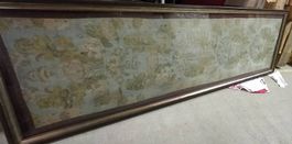 Antike französische Stoffbahn unter Glas