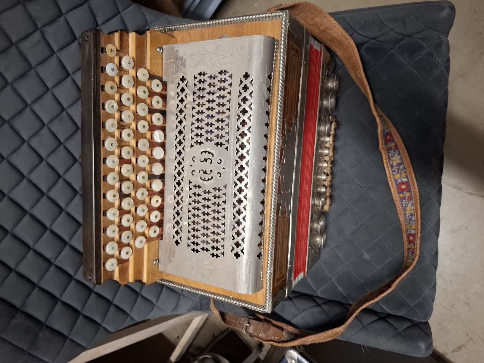 Musikinstrumente: accordéon autrichiennee – Gebraucht aus Villeneuve von BibiVintage