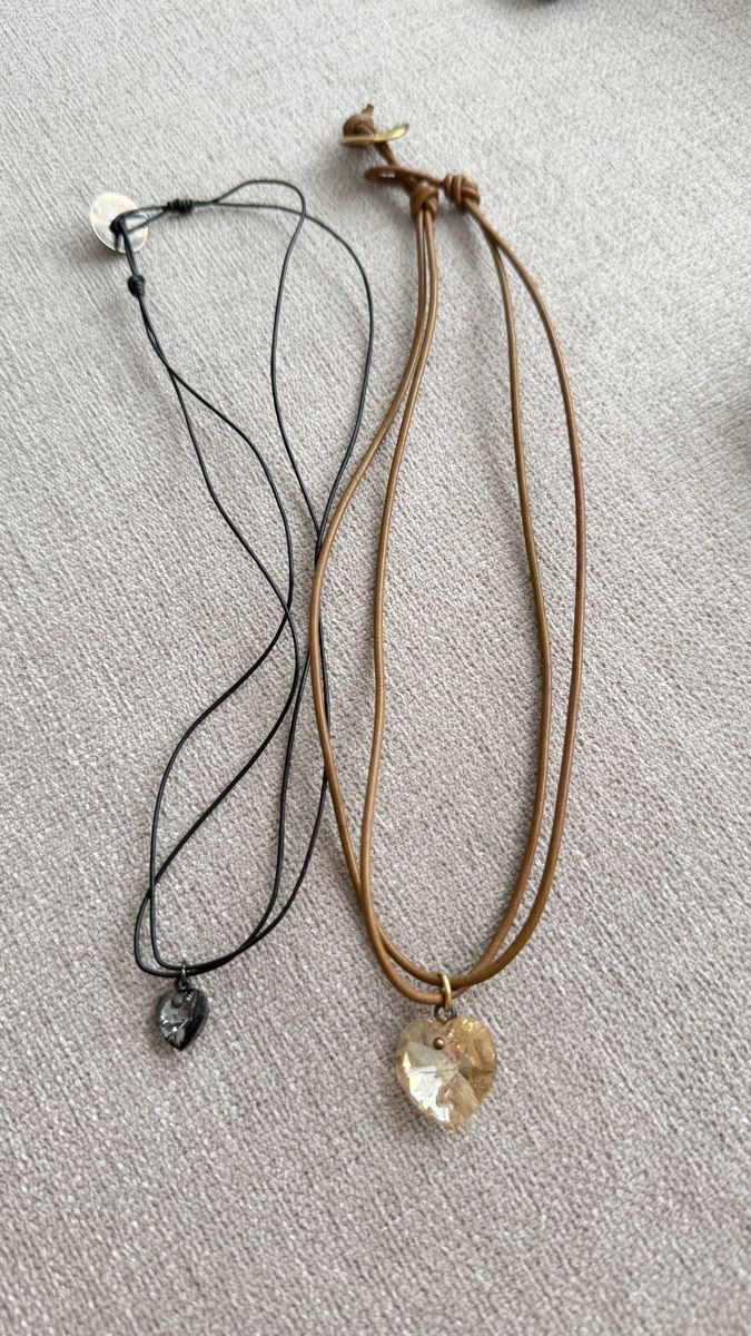 Catenine: 2 Halsketten mit Herzanhänger – Usato da Güttingen venduto da Annuschka17