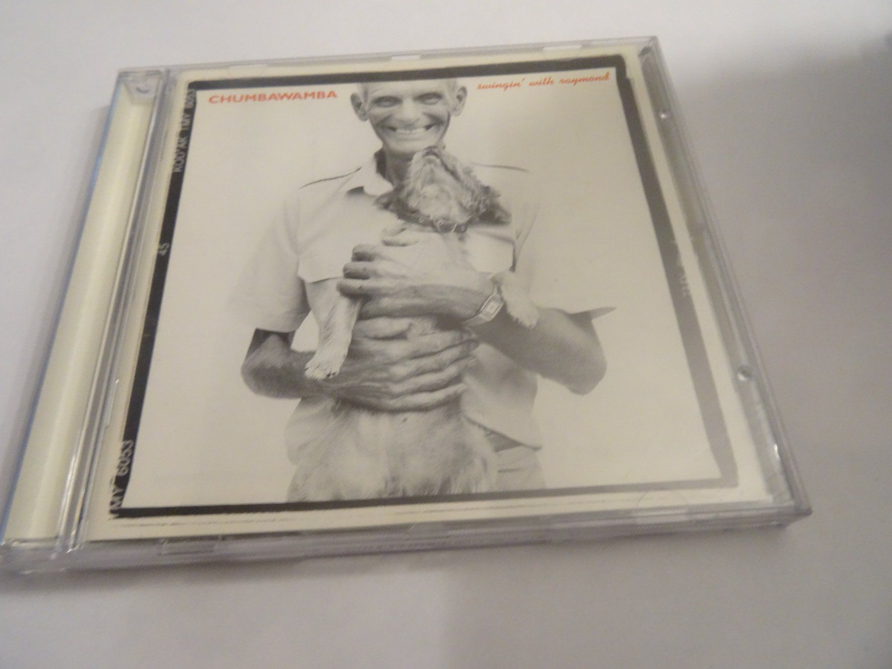 CDs: Chumbawamba - Swingin with Raymond CD – Gebraucht aus Olten von Disc-Ausverkauf