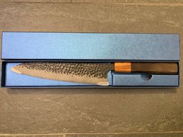 Japanisches Küchenmesser mit Holzgriff