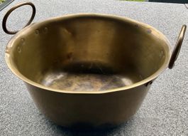 Alter Messingtopf mit Griffen, H 12 cm / Ø 25 cm