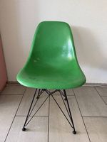 Herman Miller Eames Fiberglass DSR Grün Vintage