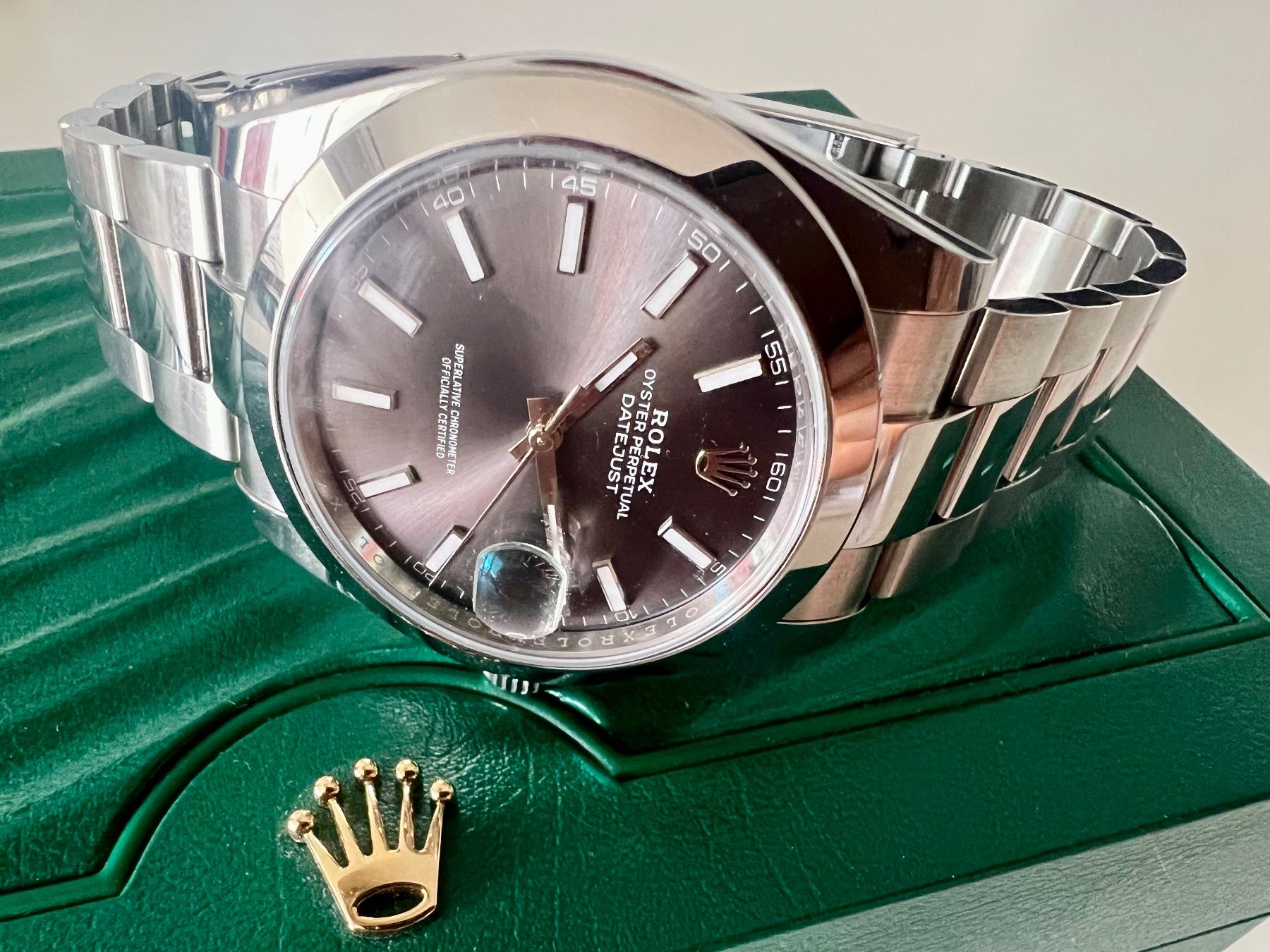 Rolex Uhren: ROLEX Datejust 41 Rhodium dial, Ref. 126300, Full Set 2019 – Neu (gemäss Beschreibung) aus Le Mont-sur-Lausanne von LycaGallery