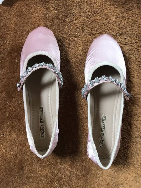 Coller de ballet, Rose fleur coller - chausson de danse, danseuse