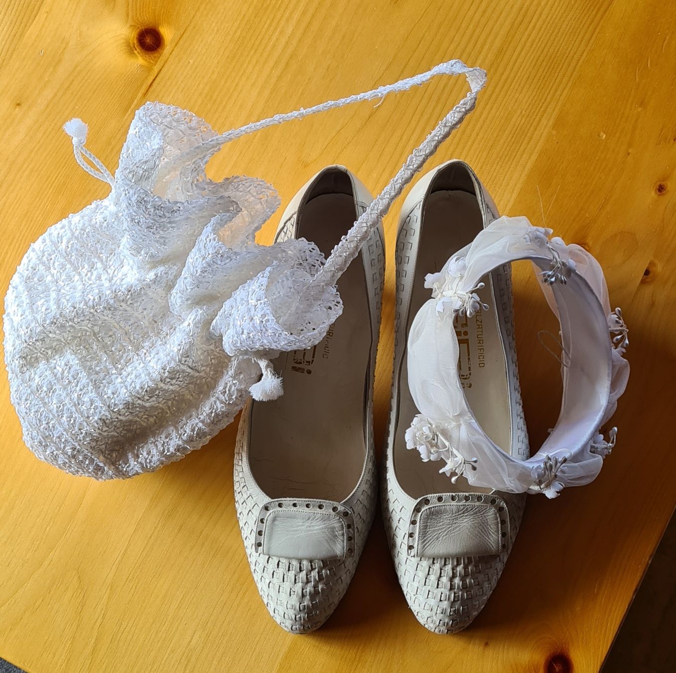 Vestiti: Altes Hochzeitskleid – Usato da Davos Frauenkirch venduto da Cluetsch 6