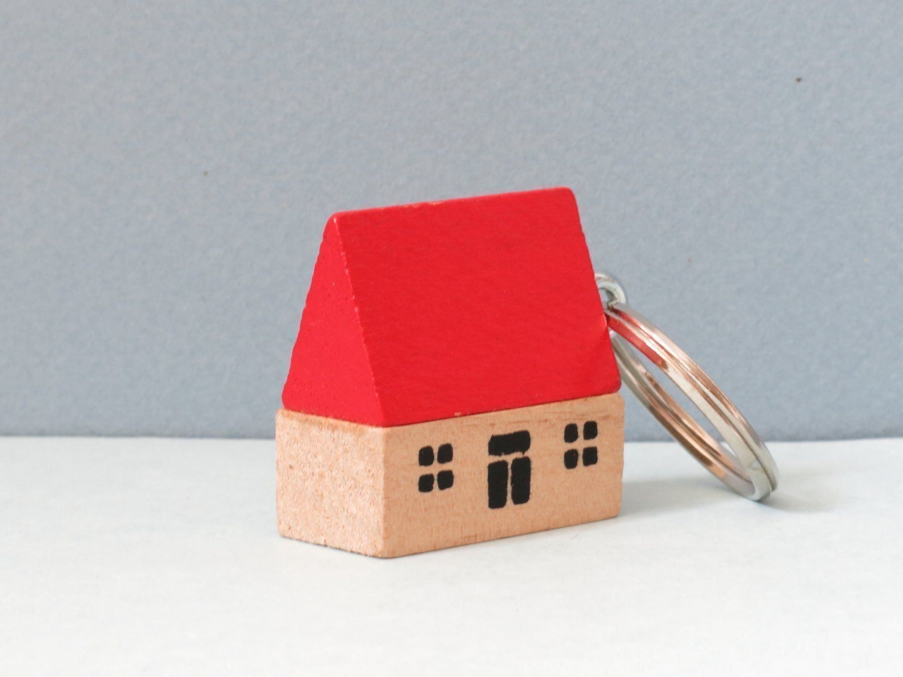 Schlüsselanhänger & - bänder: Porte-clé maison en bois – Gebraucht aus Neuchâtel von heloisa 1