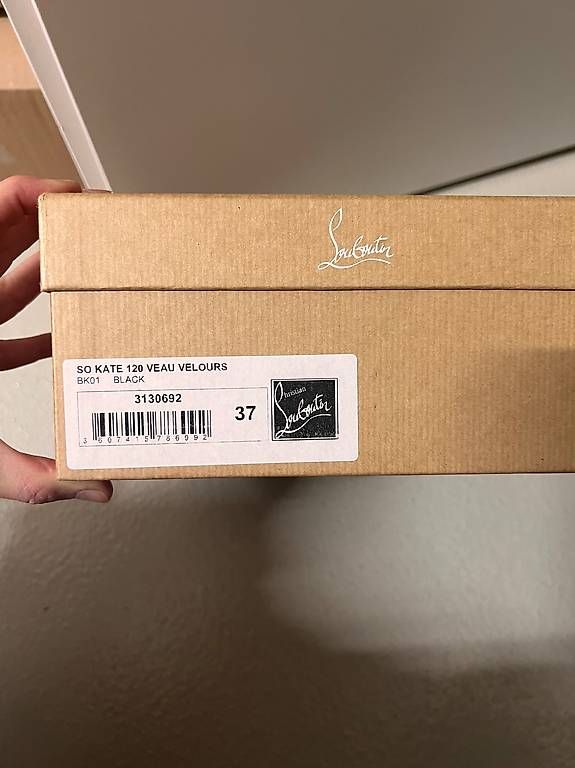 Scarpe da donna: Louboutin black suede pumps  – Usato da Ittigen venduto da san_9pr8 1