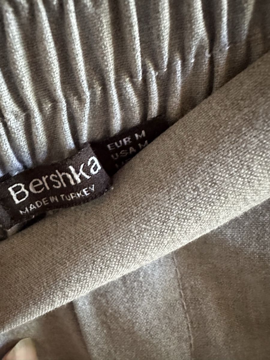 Bershka Pantaloni: Hose grau Bershka Gr. M – Usato da Münsingen venduto da Secondhand89 1