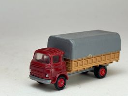 GB1-EKO Barreiros Pritschen LKW mit Plane weinrot/beige