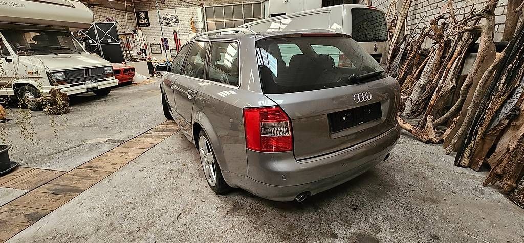 Audi Automobili: Audi A4 Avant – Usato da Ringgenberg BE venduto da Yamaha1989 1