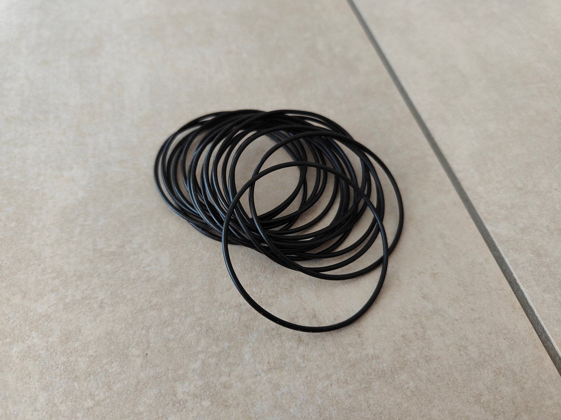Armbänder & -reifen: Silikon Armband - Armbänder – Gebraucht aus Rickenbach b. Wil von Kth_v8