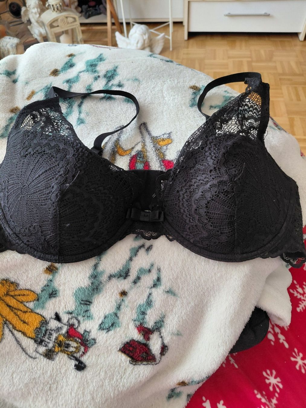 Altra biancheria intima: Neuwertiger BH 80B – Nuovo (secondo la descrizione) da Aesch BL venduto da shiva0211